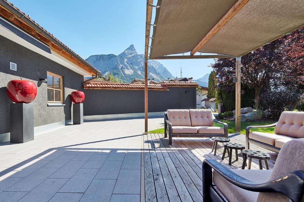 Der Gruene Baum Mountain Boutique Hotel Ehrwald Exterior photo